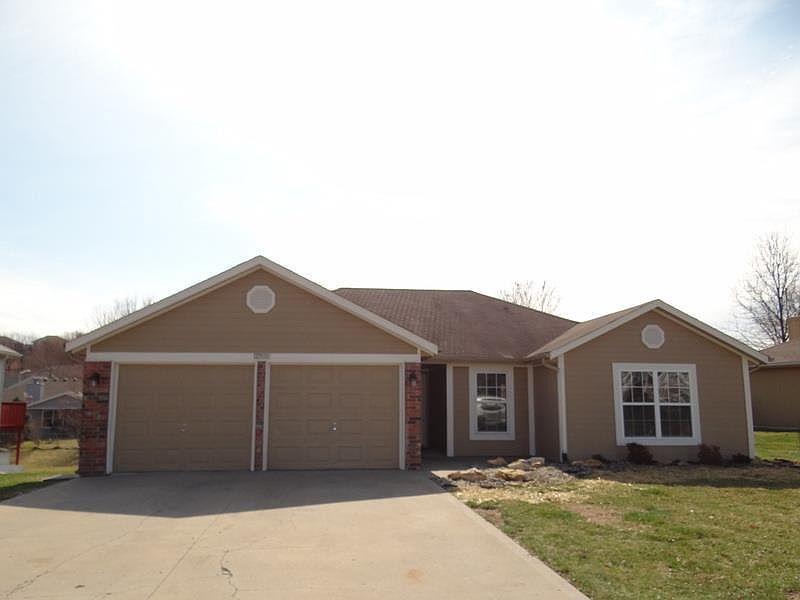 1st image of 711 Graystone Dr