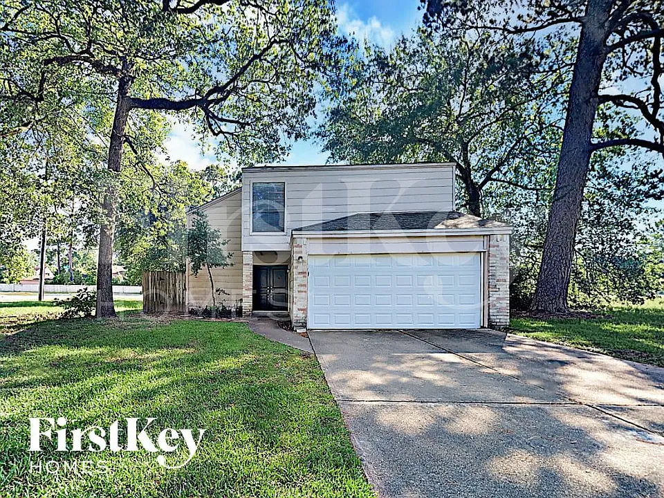 11936 Lakewood West Dr