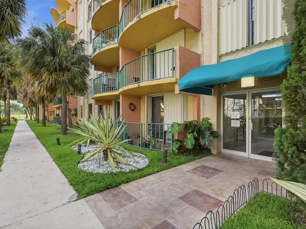9360 Fontainebleau Blvd APT 310, Miami, FL 33172