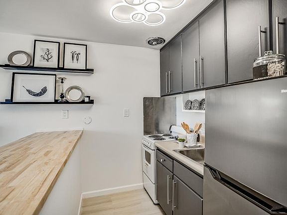 3rd image of 833 N Humboldt St APT 319