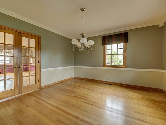 3rd image of 1593 Saint Anthony Cir