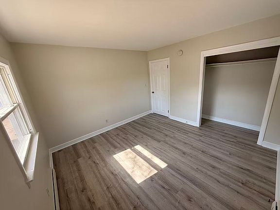 4th image of 21 New Rochester Rd