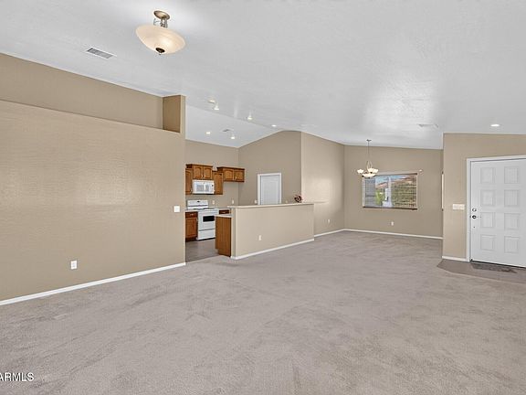 4th image of 1203 W SULLIVAN Avenue