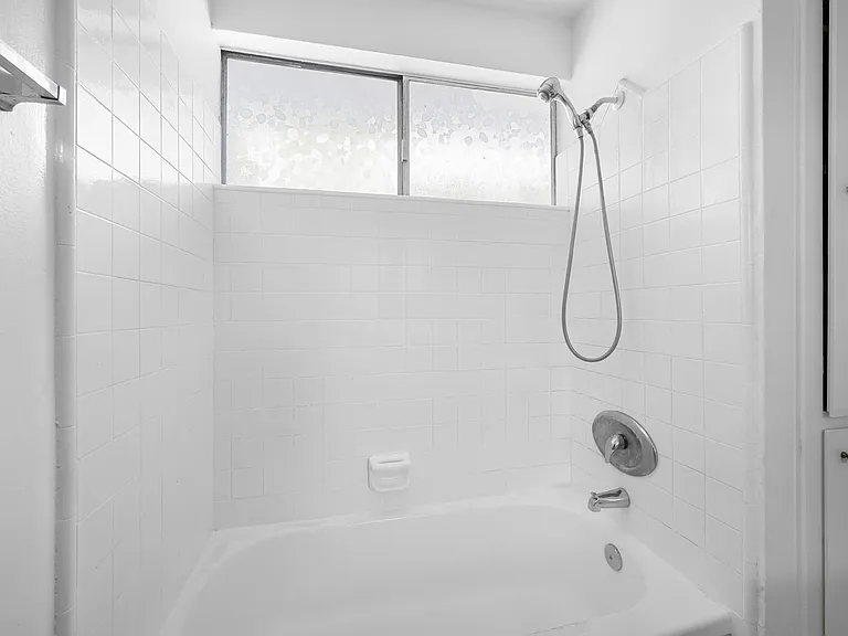 17931 Devonshire St #1 — Photo 15
