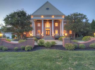 114 W Maple Ave, Fort Mitchell, KY 41011