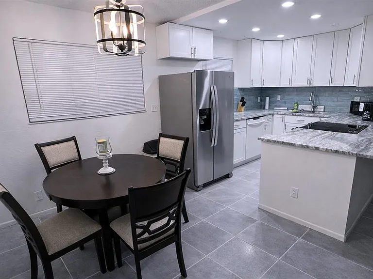 3300 Fox Chase Cir N #229 — Photo 4