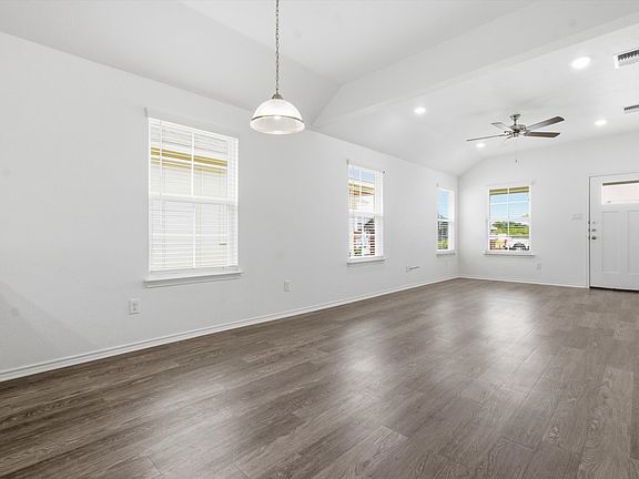5th image of 342 Monty Rd