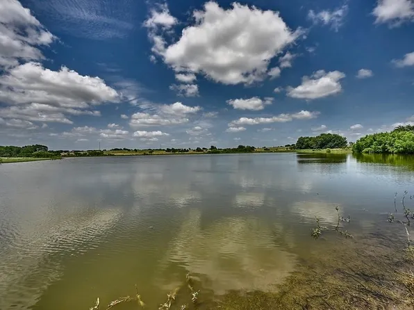 10398 Adamcik Rd, Weimar, TX 78962