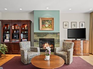 533 W Main St APT 305, Madison, WI 53703