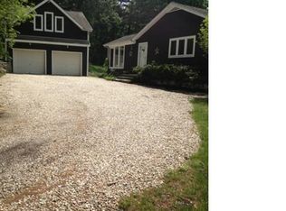 2 Hyvue Dr, Newtown, CT 06470