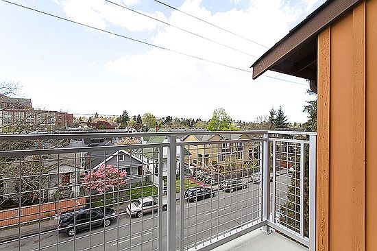 5th image of 5216A 11th Ave NE