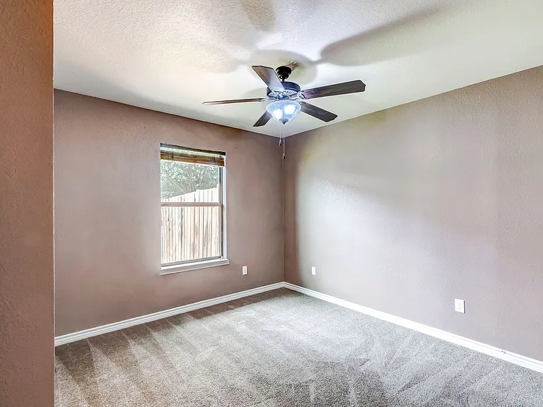 2405 Coy Dr — Photo 24