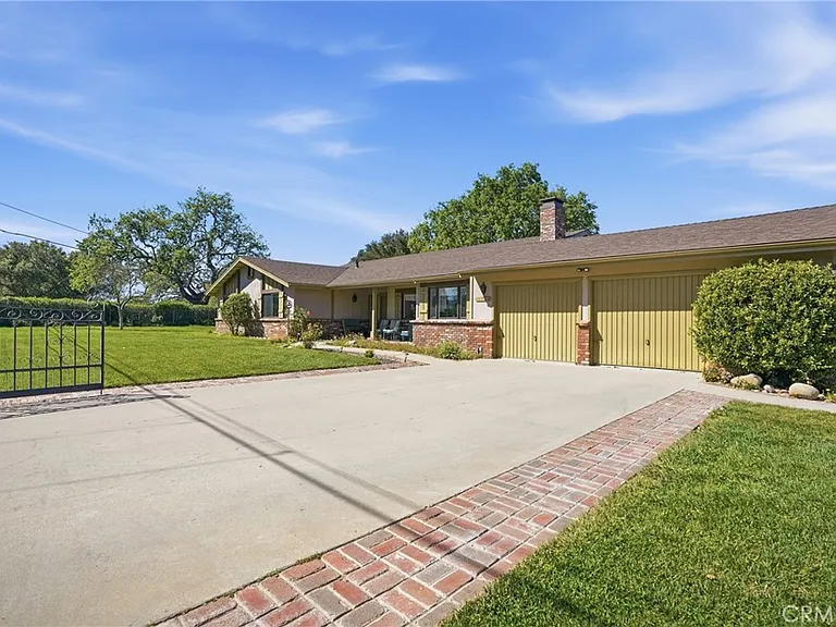 2611 Janin Way — Photo 44