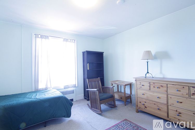 2nd image of 1815 Highland Pl Room 22