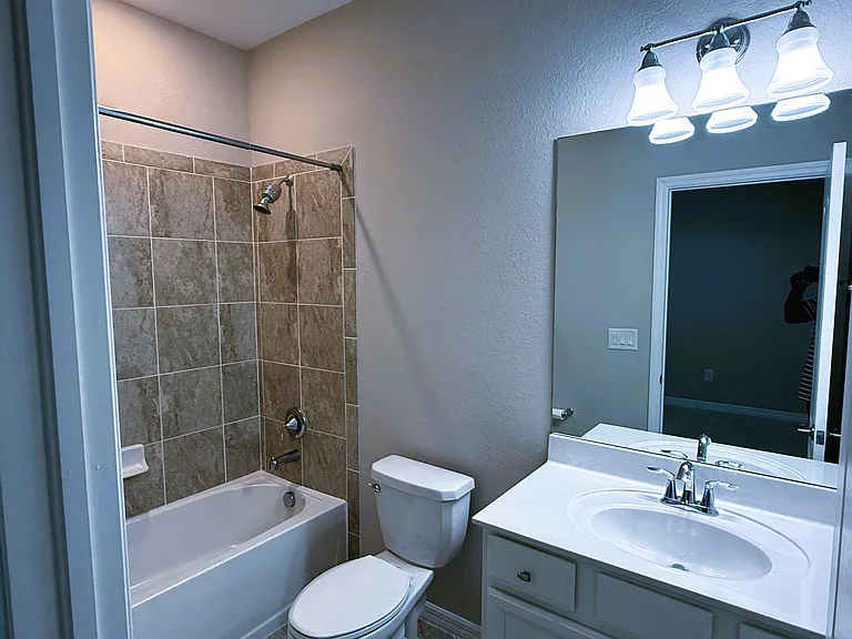 9444 Glenforest Dr — Photo 10