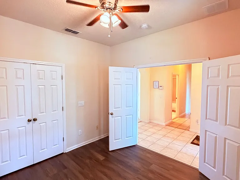 4986 Thames St W — Photo 55