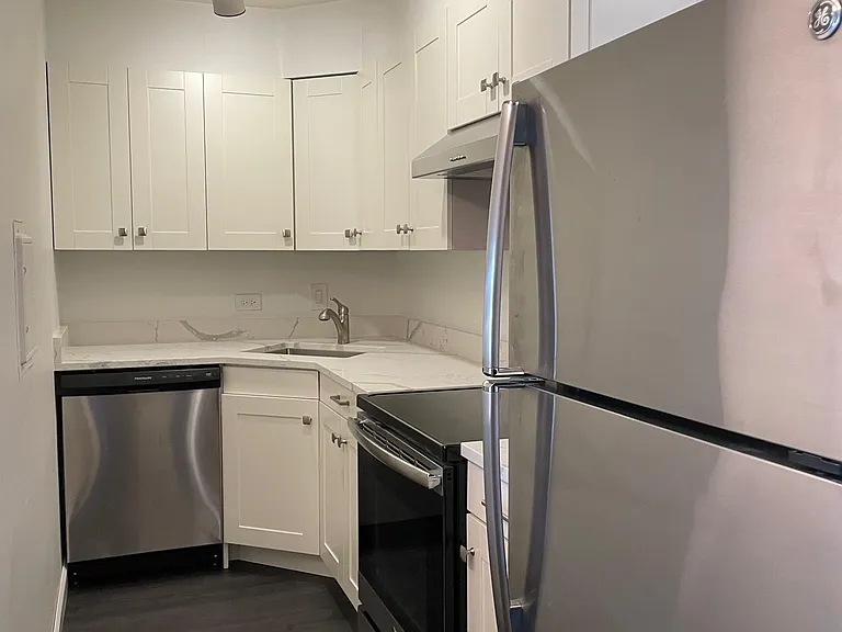 1950 Cherry Ln #114 — Photo 3