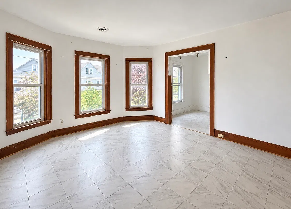 3 bed, 1122 sqft, $1,250 — Photo 2