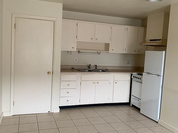 4th image of 1-2508 Duke Dr