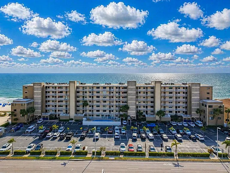 18650 Gulf Blvd #305 — Photo 2