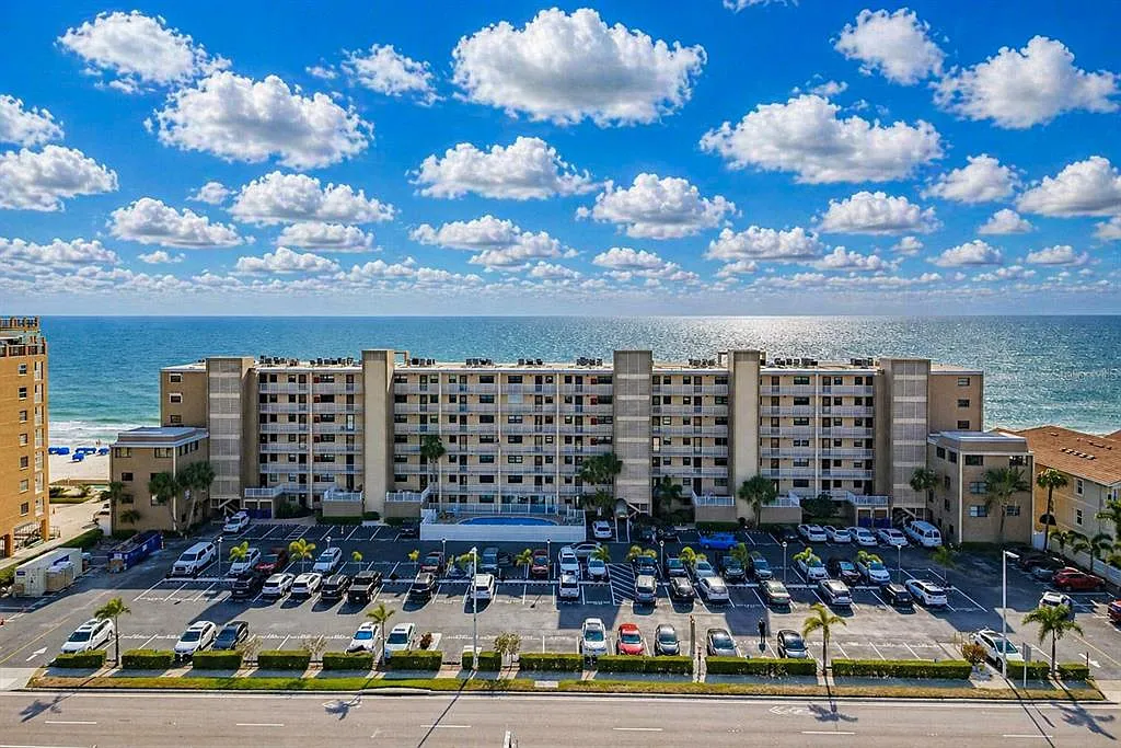 Building Photo - 18650 Gulf Blvd #305