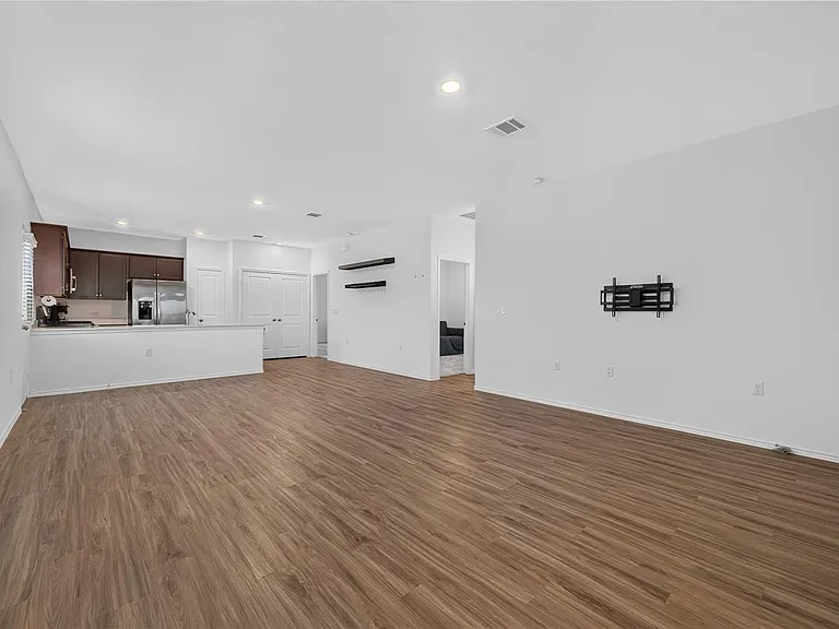 2521 Forgtemenot Ln — Photo 4