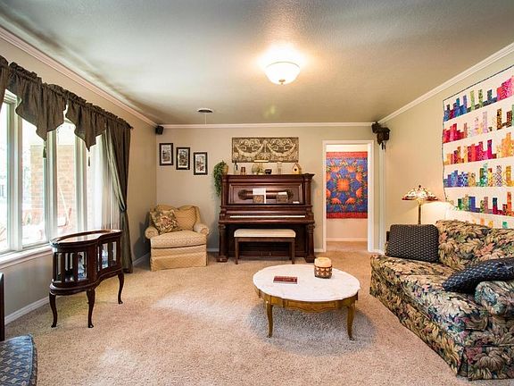 2nd image of 3508 Plum Ln