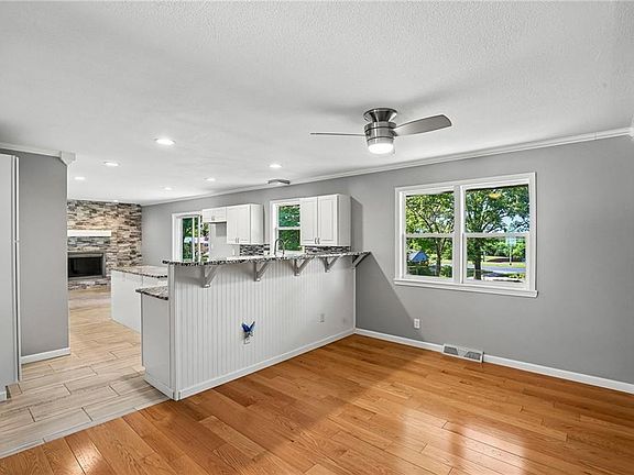 4th image of 7237 Lafayette Ave