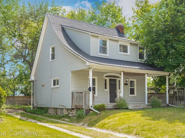1924 Pinecrest Dr, Ferndale, MI 48220