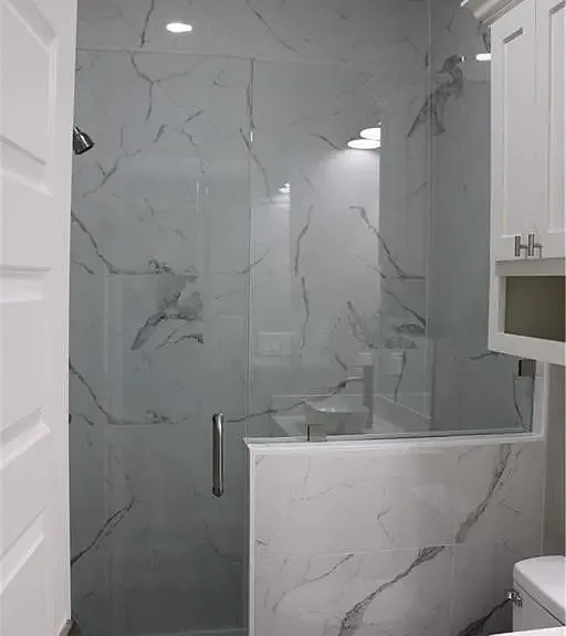 704 W 25th St — Photo 11