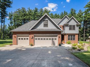 55679 Davis Ln, Dowagiac, MI 49047