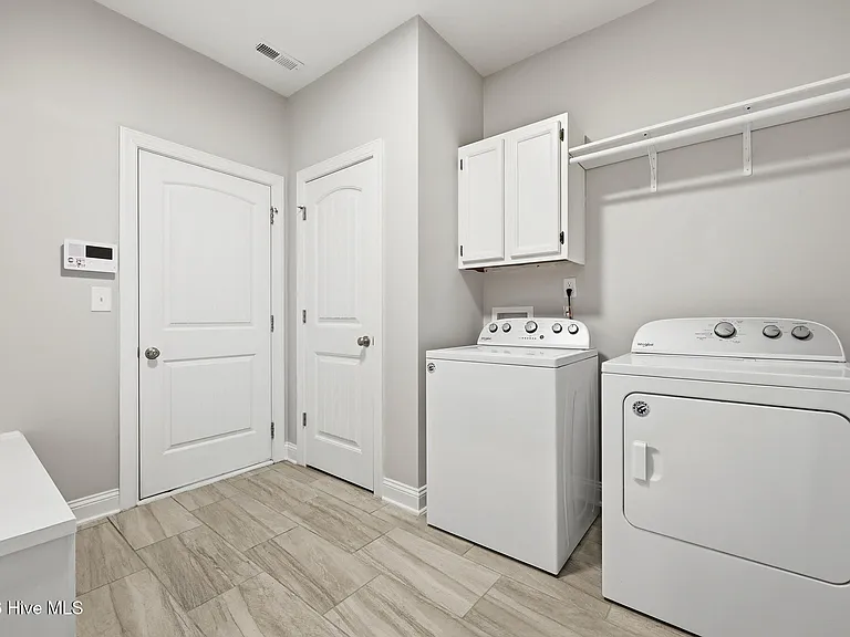 511 Pondpine Ln — Photo 20
