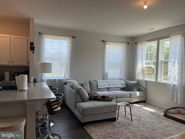 82 Arlotta St — Photo 35
