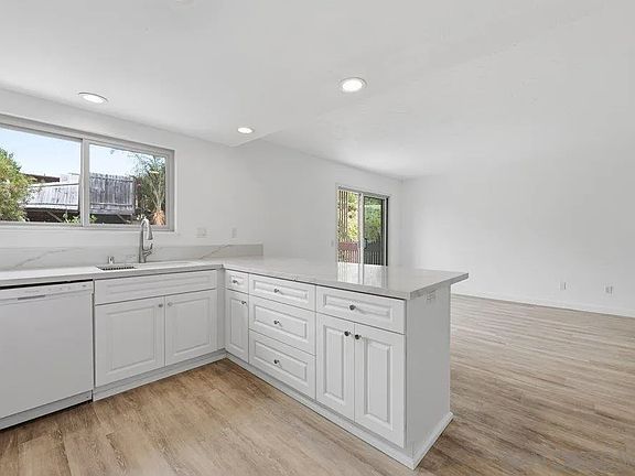 2nd image of 155 Rosebay Dr APT 40