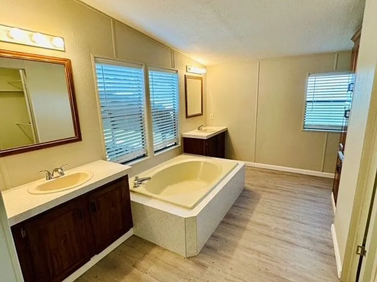 6814 Redwing Rd — Photo 13