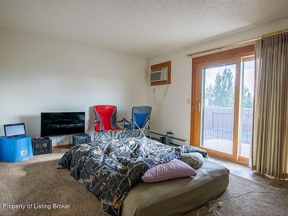 4th image of 679 19th St W APT 9