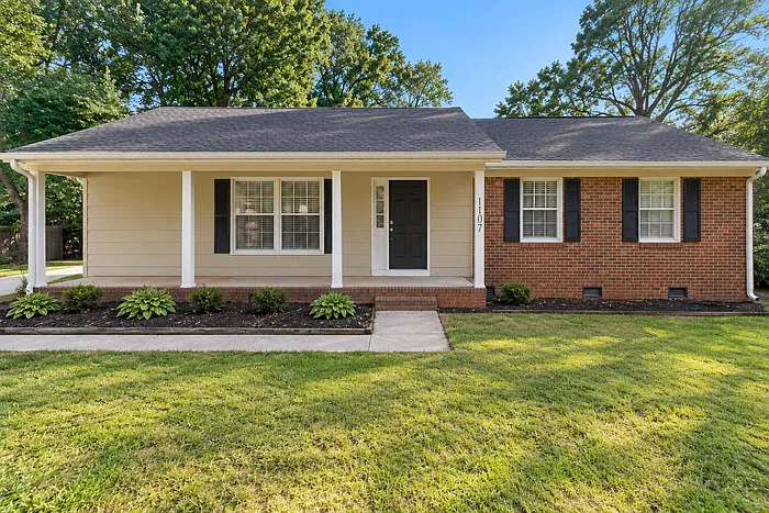 3 bed, 1.0 bath, 1275 sqft, $1,495 — Photo 1