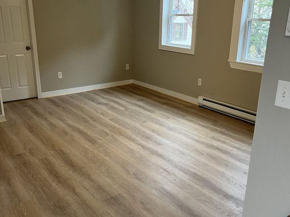 5th image of 19 Maplewood Ave APT 2