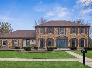 570 Riva Ct, Wheaton, IL 60189