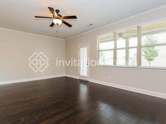 3rd image of 3061 Sassafras Ln