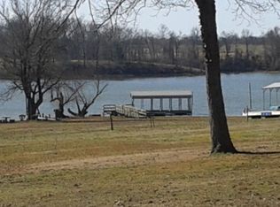 3764 Trace Ck Rd, Mc Ewen, TN 37101