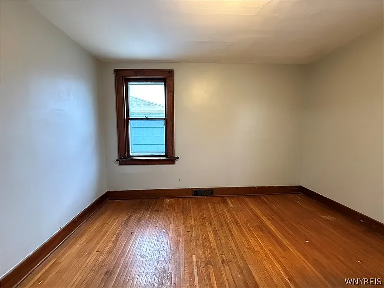 110 Gerald Ave — Photo 8