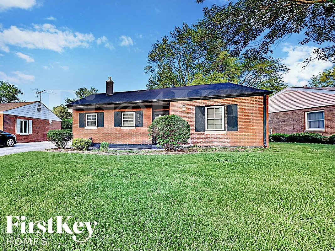 3 bed, 1.0 bath, 1308 sqft, $2,755 — Photo 1