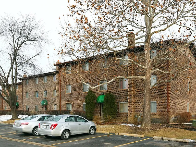 8111 Waterbury Ct — Photo 11