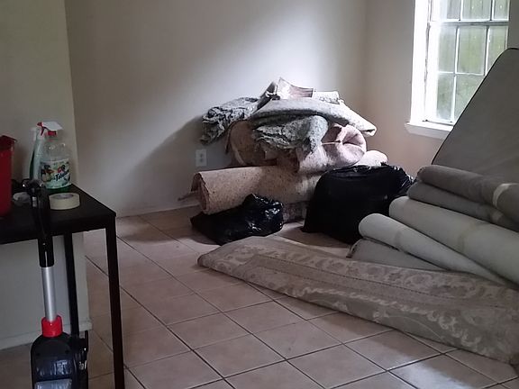 2nd image of 711 S Houston Ave #4