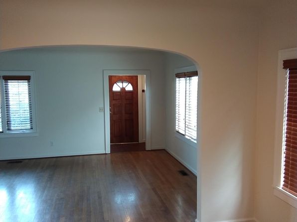 228 W 12th St