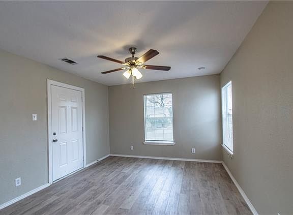 4th image of 2539 Kathleen Ave