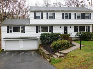 64 Bunker Hill Dr, Trumbull, CT 06611