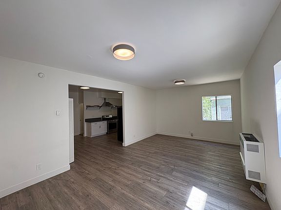 2nd image of 959 N Vendome St Unit 3/4