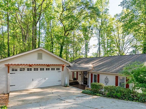 2nd image of 107 Stone Ridge Ct